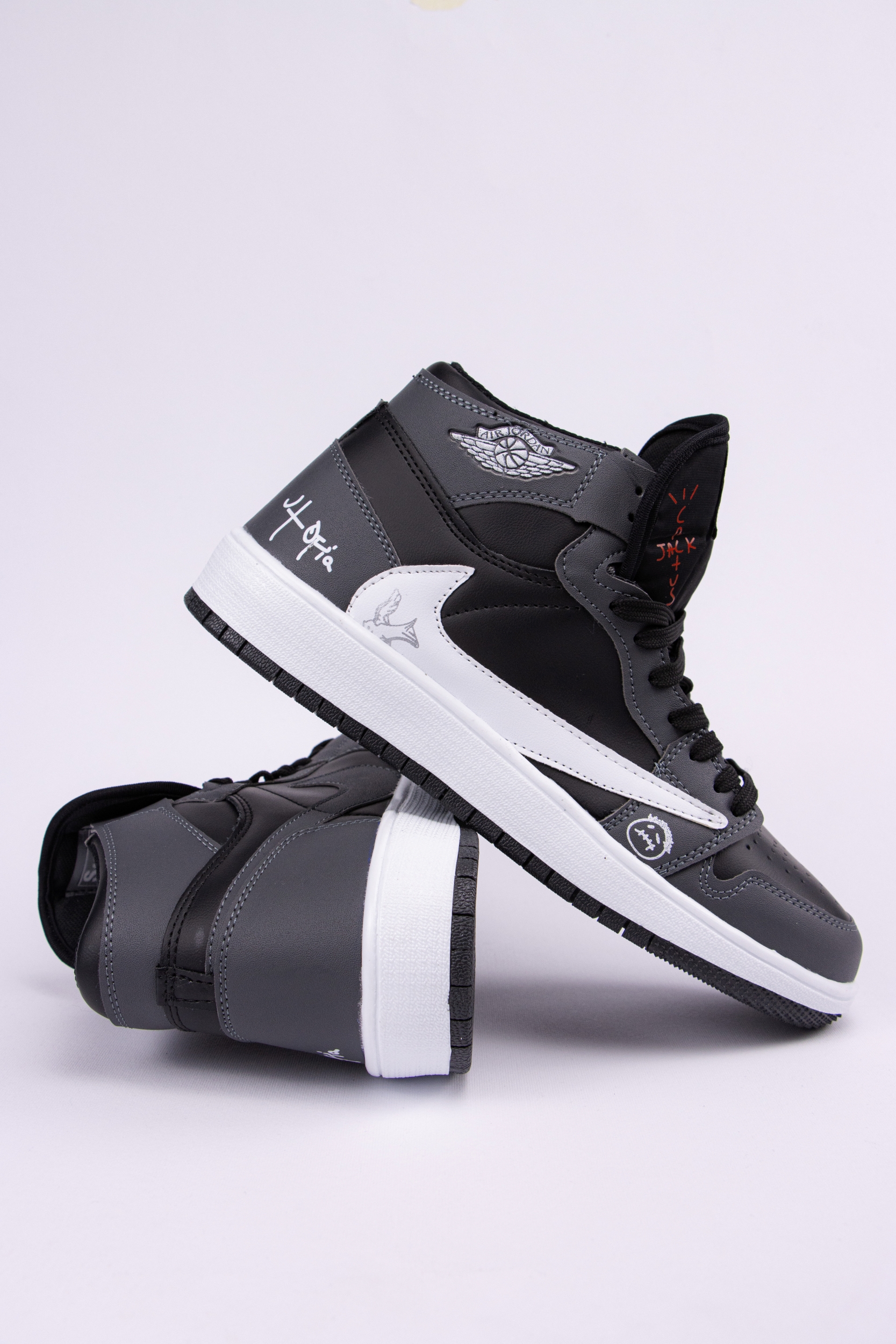کتونی نایک ایر جردن وان تراویس اسکات jordan 1 Retro High Travis Scott (3) کتونی نایک ایر جردن وان تراویس اسکات